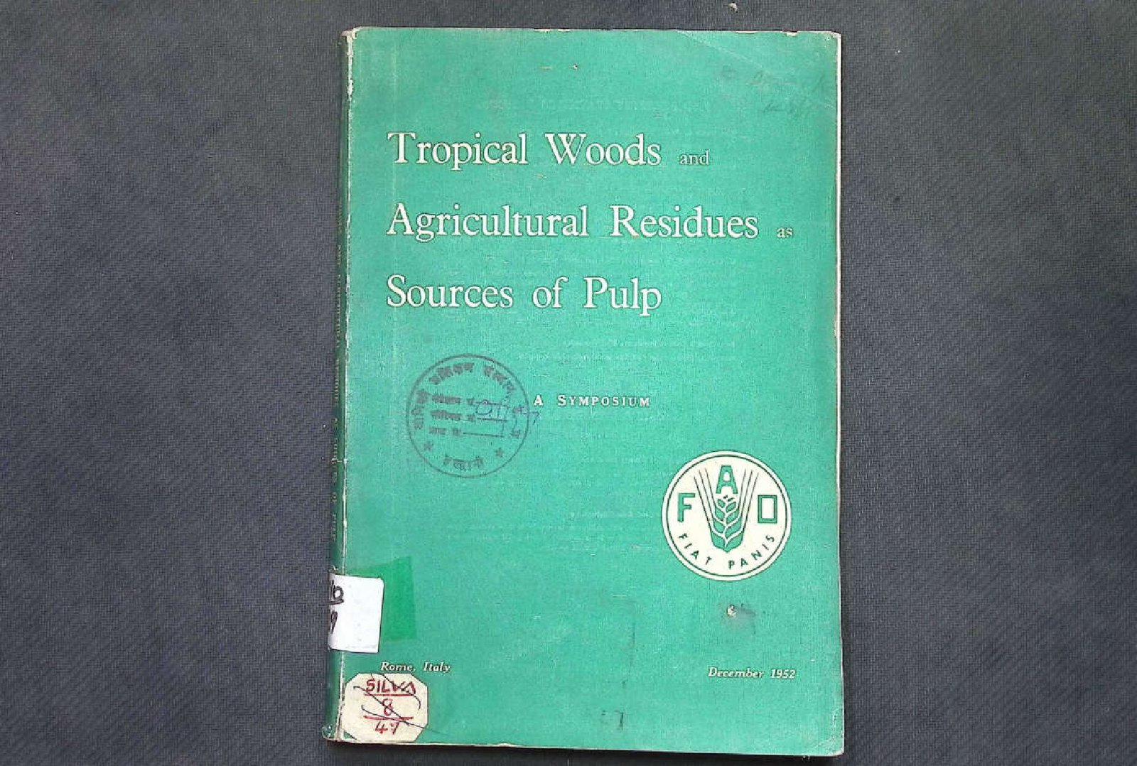 TROPICAL WOODS AND AGRICULTURAL RESIDUES AS SOURECES OF PULP 1952